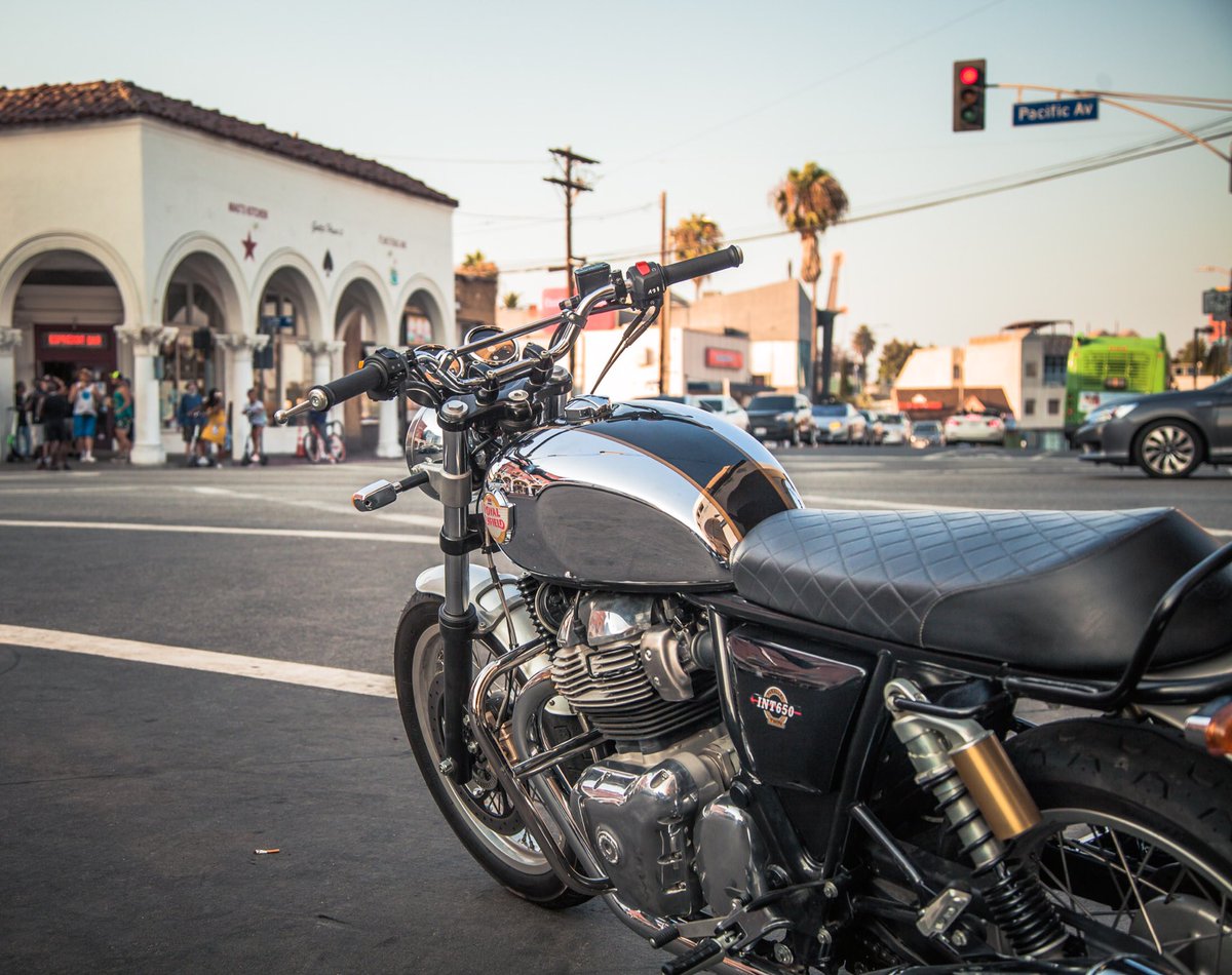 RoyalEnfield_NA's tweet photo. From city streets to country roads-with us, there are no boundaries. #royalenfieldnorthamerica #royalenfield #venice #INT650 #twins #retwins https://t.co/86nnGFLP0A