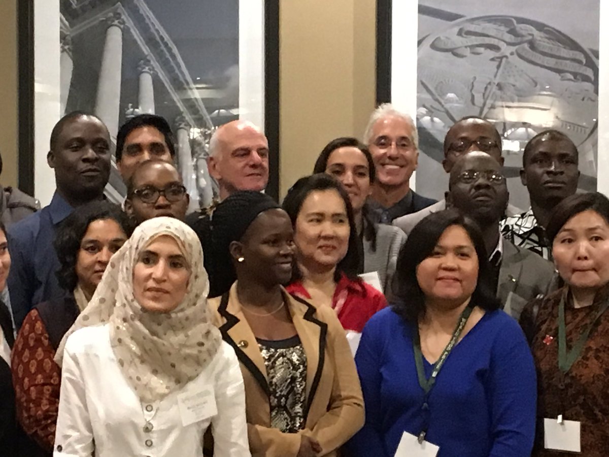 BorlaugLEAP's tweet photo. #FoodPrize18 Laureate @davidnabarro urges BorlaugLEAP &amp; @USDAForeignAg Fellows to be like Dr. Borlaug: Be scientists, Be communicators, Be an inspiration and Be a good opportunist! https://t.co/duCWrzIJnm