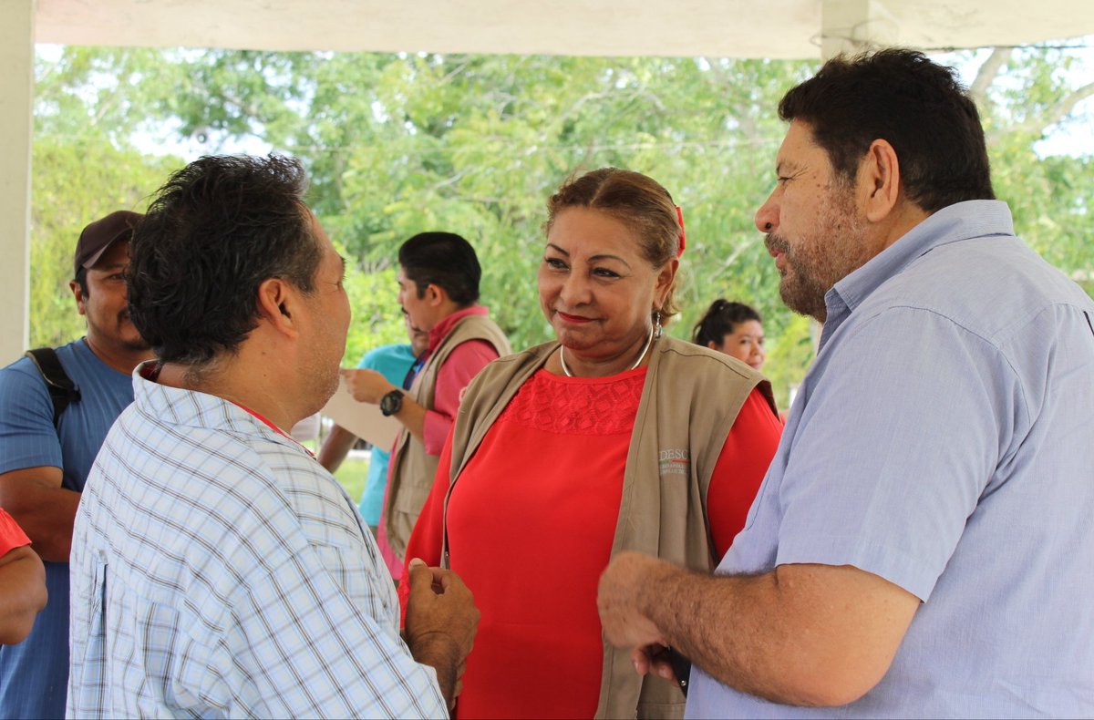 La delegada <a href="/RosarioOY/">Rosario Ortiz</a> realizó una visita a los beneficiarios de pisos firmes de la comunidad de San Francisco Botes. Estas acciones que beneficiarán a 47 familias, se desarrollan con recursos del Programa Empleo Temporal #PET de la <a href="/SEDESOL_mx/">Sedesol México</a>