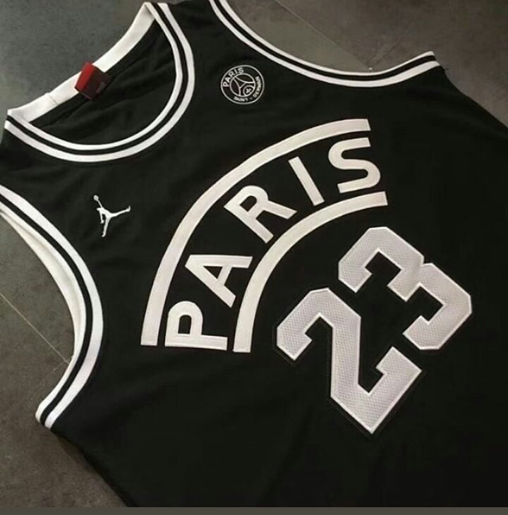 F4UR_'s tweet image. PSG x Jordan 🔥🔥🔥😎😎
N9000
DM to order! 
Free delivery in lagos! 
#supereagles #kitmanager