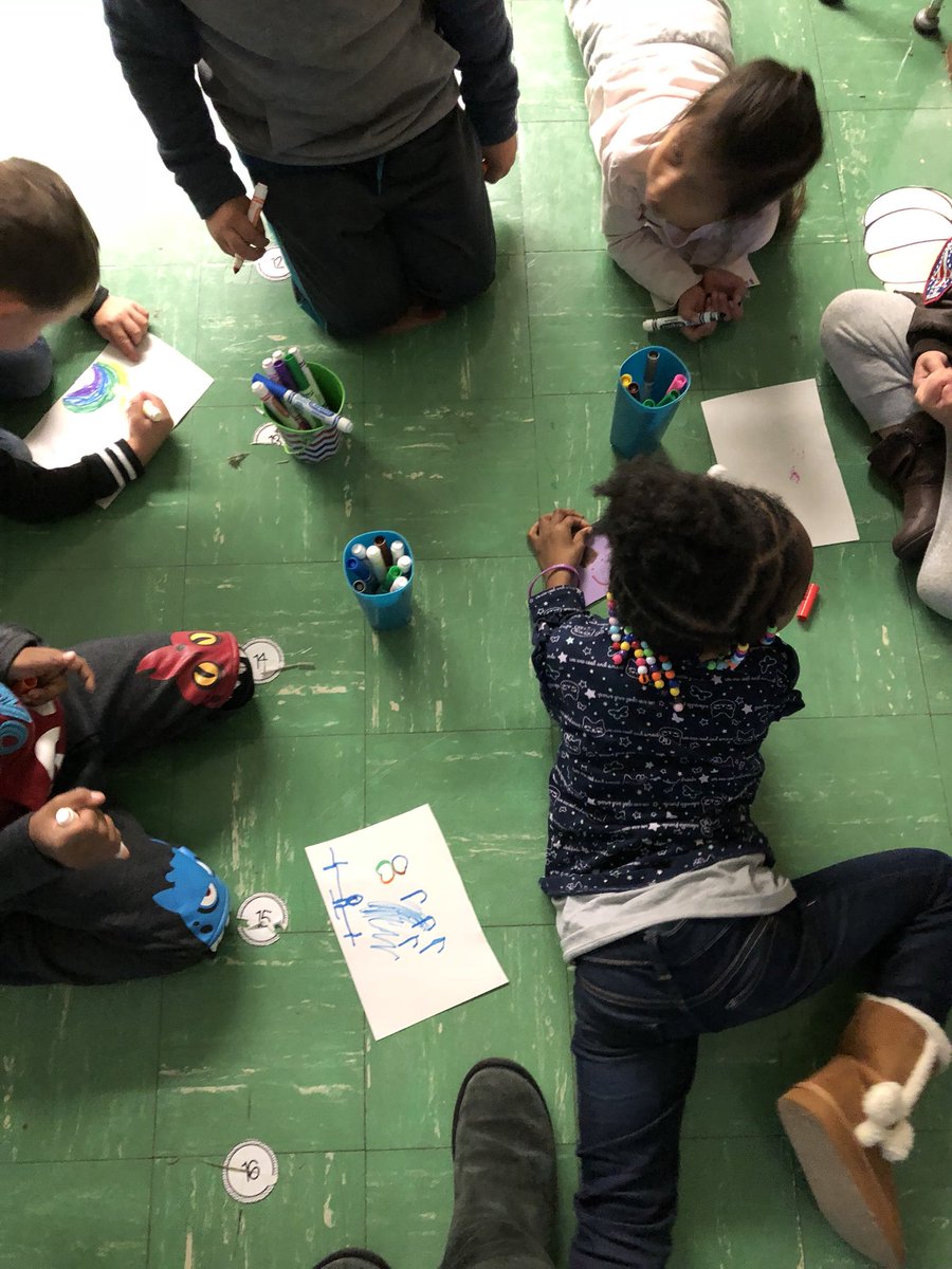 MrsTChristensen's tweet photo. We had a birthday today! So many sweet kinders asked if they could use their end of the day time to make birthday gifts for their friend! #ClassFamily #BREFamily #WeBelieveinBRE https://t.co/y7HiTSYdqx