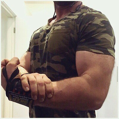RussellistheMan's tweet photo. Another PERFECT Day for #cashcow #paypig #humanatm and ALL #uselesscunts to #paythefuckup👌🏼#dominant #alphamale #beast #kingrusselljames back #fromthevault for what’s M I N E 💪🏼👑 #onyourknees for your #superior #findom https://t.co/YrBJpPuYFe