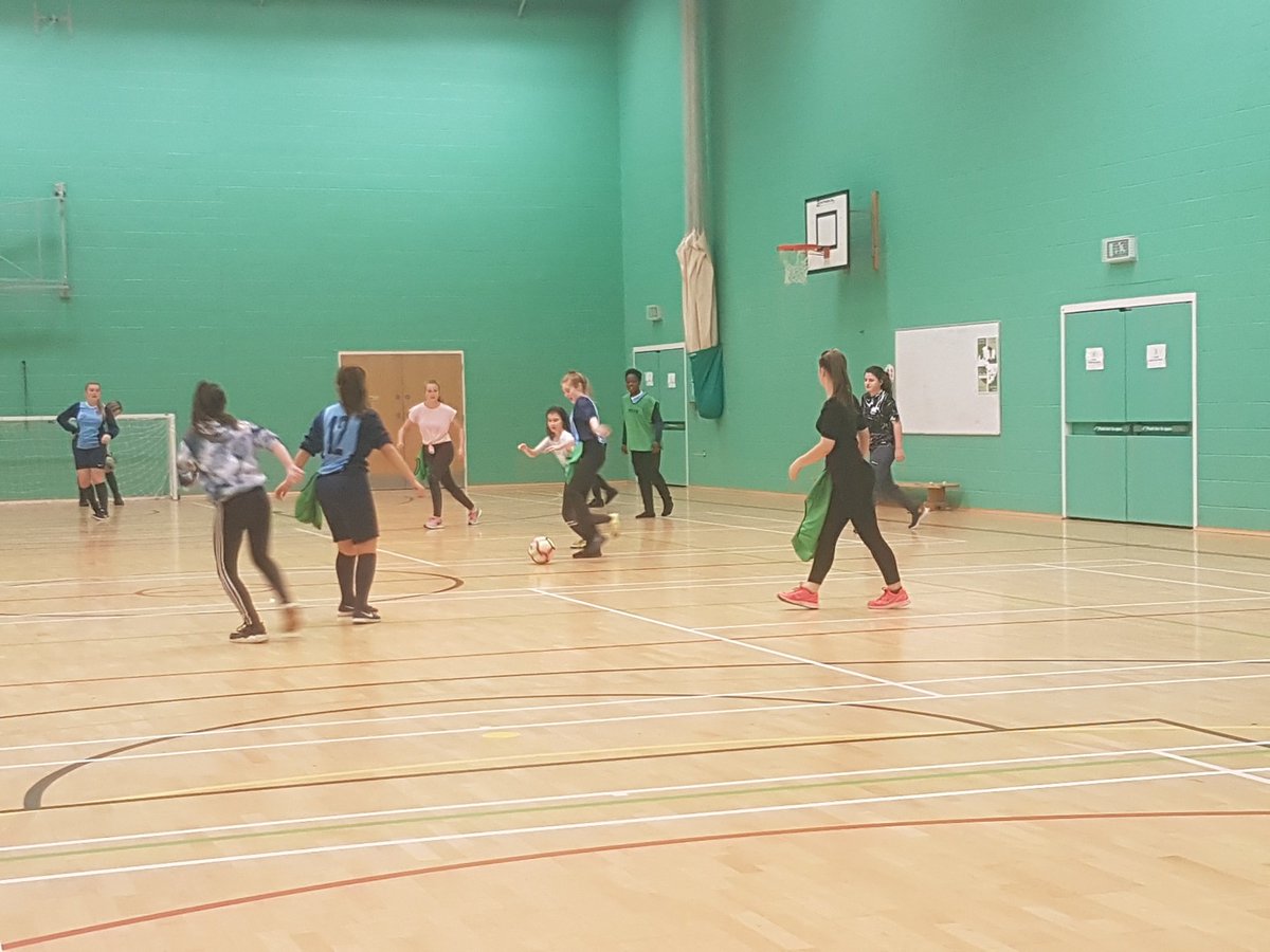 It was back to indoor training for our u16s tonight! #WortleyGirls