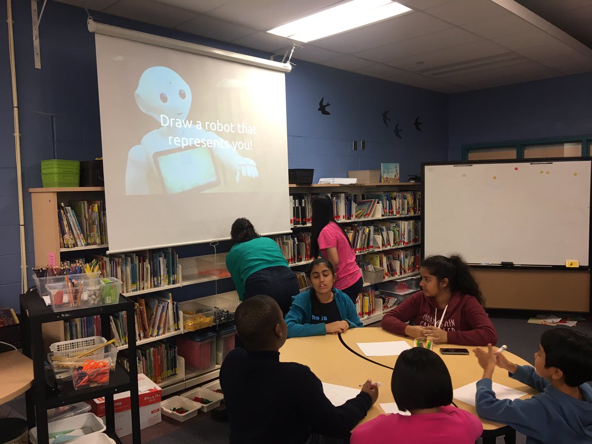 gfss_STEM's tweet image. Nahani-Glenforest Lego Robotics STEM club has started again! Looking forward to another great year working with @NahaniWayPS students &amp;amp; Teacher-Librarian Ms Ghandham! #Collaboration #Mentorship #FunWithSTEM @PeelSchools @GlenforestSS @HillaryMarshal @imAdamHughes @nikkiclarkendp