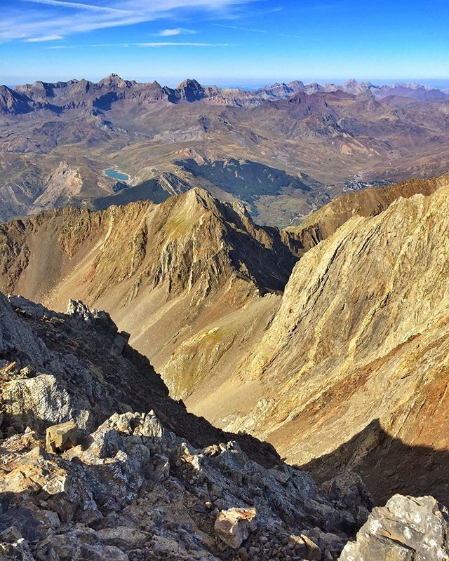 elporquet's tweet photo. El meu regne. Sense reis, sense corones.
.
.
.
#argualas #escarra #partacua #pirineos #pirineus #pyrenees #pyrenees_pics #loves_pyrenees #fotopirineos #inpirineos #instapirineos #travesiapirenaica #barrabes #casabiescas https://t.co/gdkSKTxA3R https://t.co/69BG6vZvKb