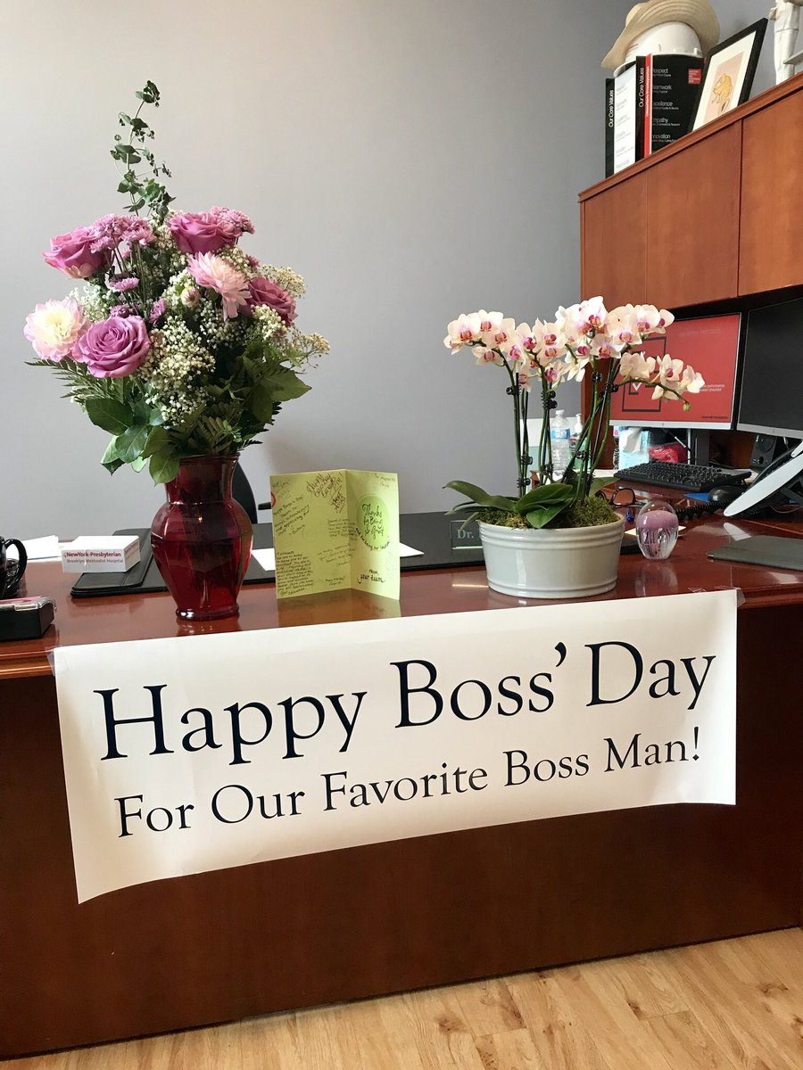 Thanks Team Bklyn for the beautiful flowers 🌺 🌸 #FeelingTheLove 💕 #BossesDay #ThisTeamWorks