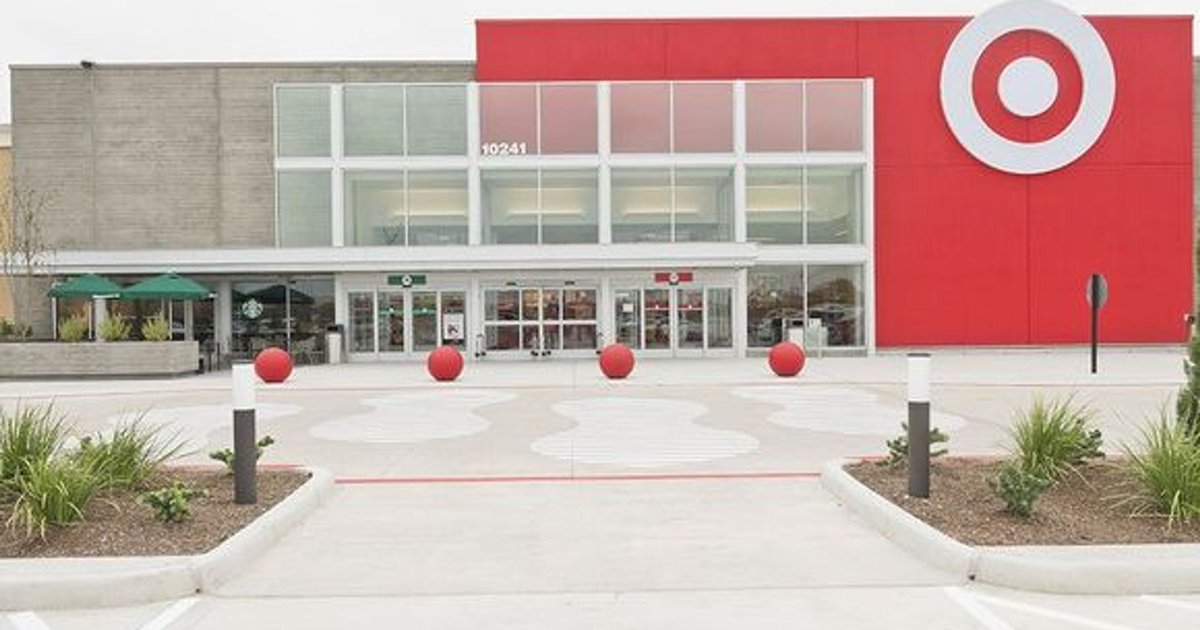 USATODAYmoney's tweet image. Target to offer more exclusives and activities in first holiday season without ToysRUs usatoday.com/story/money/20…