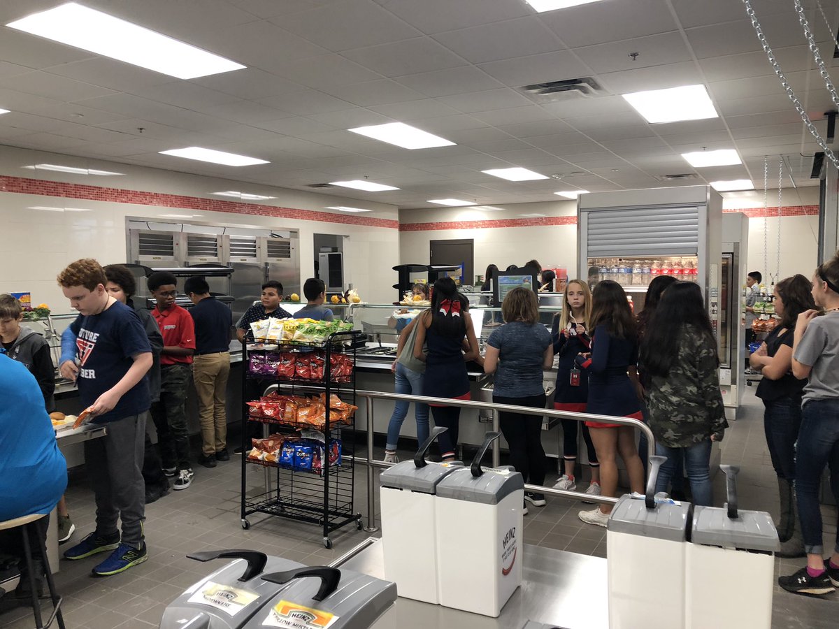 ntracymitchell's tweet photo. New cafe opening at Tippit Middle School GISD. Principal A. Longoria having lunch with us today. https://t.co/EX4huanh7N
