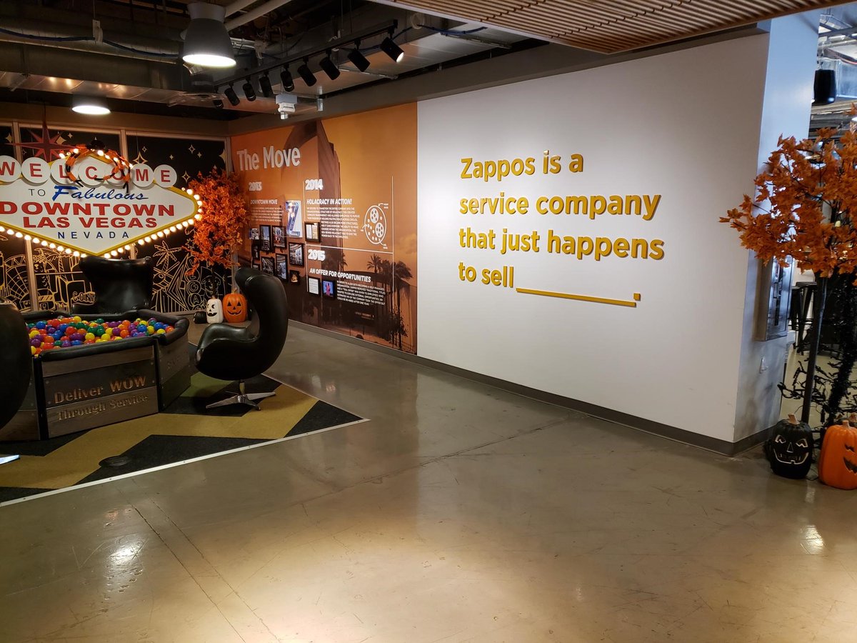 Gr8Communicate's tweet photo. Thanks @RaganComms and @Zappos - had a great time talking about #ManagerCommunications at the #RaganZappos Great Places To Work Conference earlier today! https://t.co/THajAHLqg8