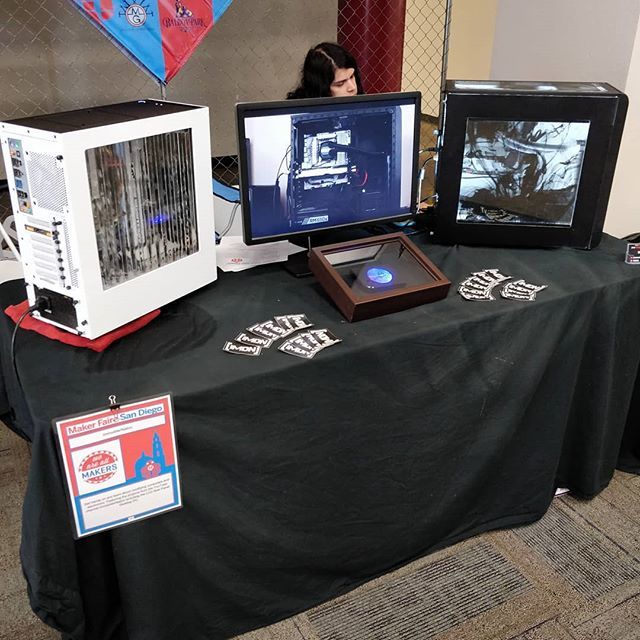 Throwback to two weeks ago at <a href="/sdmakerfaire/">Maker Faire SD</a> where I demonstrated the LCD Side Panel PC and new Bubble Wall PC. Thanks to <a href="/filthy_icon/">Juan</a> for all of his help manning the booth.

#makerfairesandiego #makerfaire #ibuypowersnowblind #pcmodding #pcmr #diy #pcbui… ift.tt/2pVEG2b