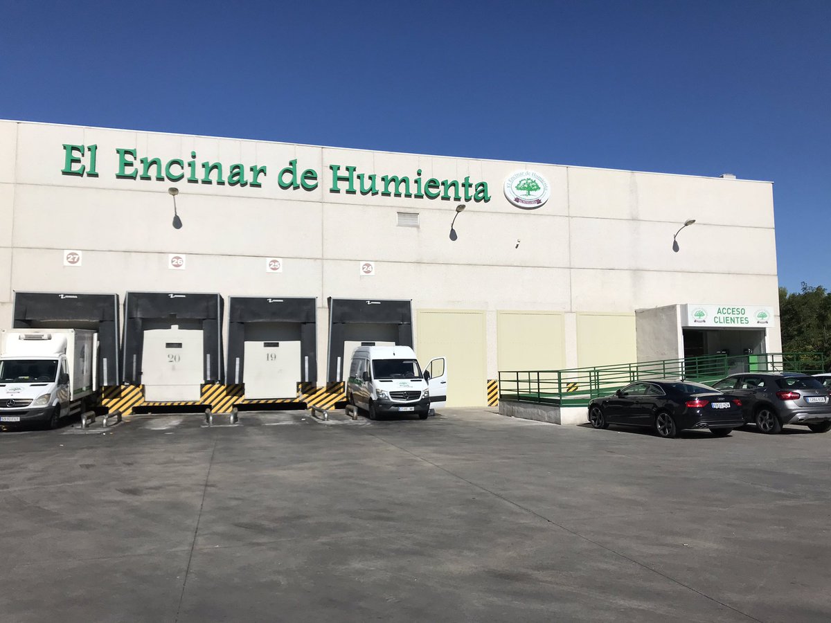 LasEsparteras's tweet photo. Hoy hemos visitado a nuestros amigos y proveedores de #elencinardehumienta, son muy grandes!!! #carnedeidentidad #carnemadurada #admiracion https://t.co/SAuHWIyBrJ
