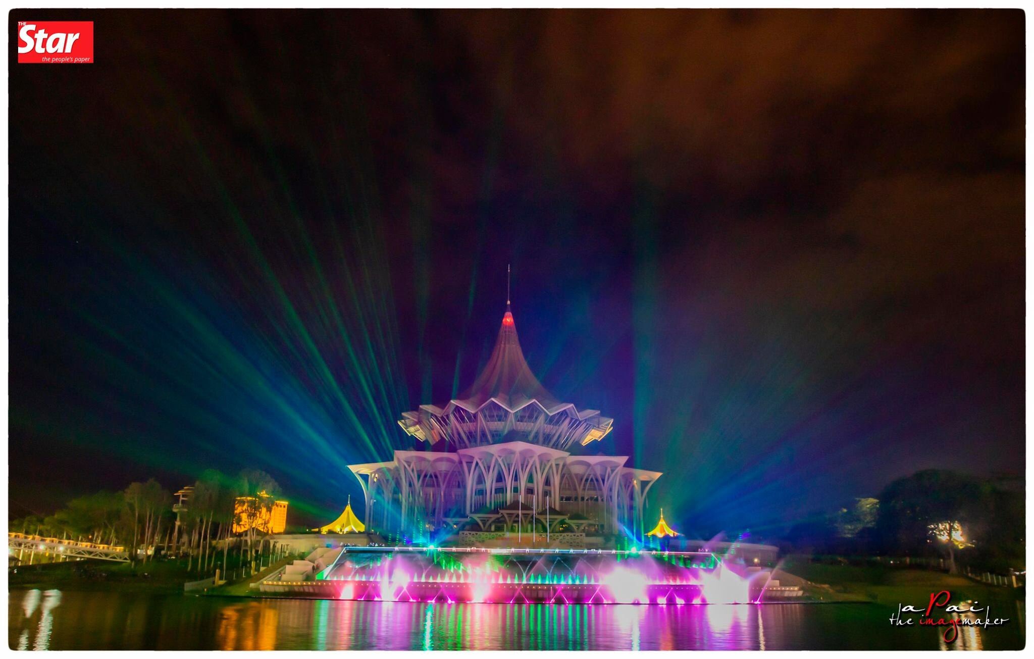 Misiah Taib On Twitter Nice Pic By Otai Apai Zulapaistar The New Darul Hana Musical Fountain Lighting Up The Sarawak River With The State Legislative Assembly Complex In The Background Picture Taken During Opening Ceremony On Oct 14 2018