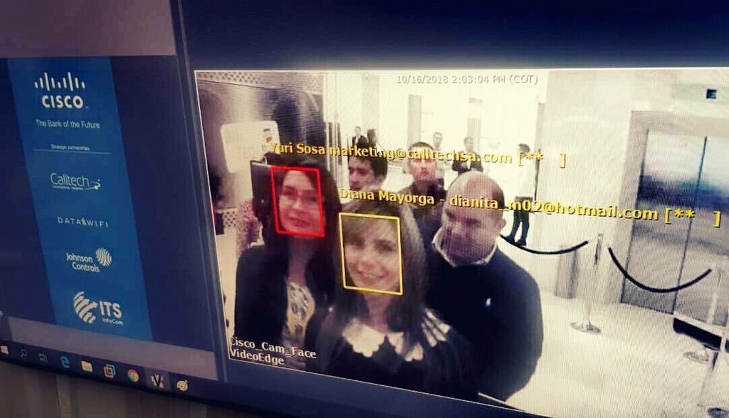 Calltechsa's tweet photo. En el banco del futuro la foto que el robot te tomará al inicio servirá para realizar reconocimiento facial y que un asesor sepa quién eres y cómo puede ayudarte mejor. @Cisco_LA @Calltechsa @datawifico @johnsoncontrols #ITSInfocom #thebankofthefuture https://t.co/cLZz0mAIy9