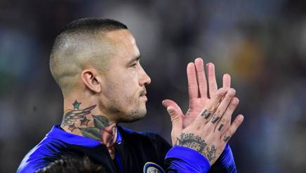 Gazzetta_it's tweet photo. #Inter, derby e Champions: #Nainggolan dice tutto sulla @Gazzetta.it in edicola https://t.co/KatWfuxURg #serieA #inter https://t.co/IwqFAosOUE