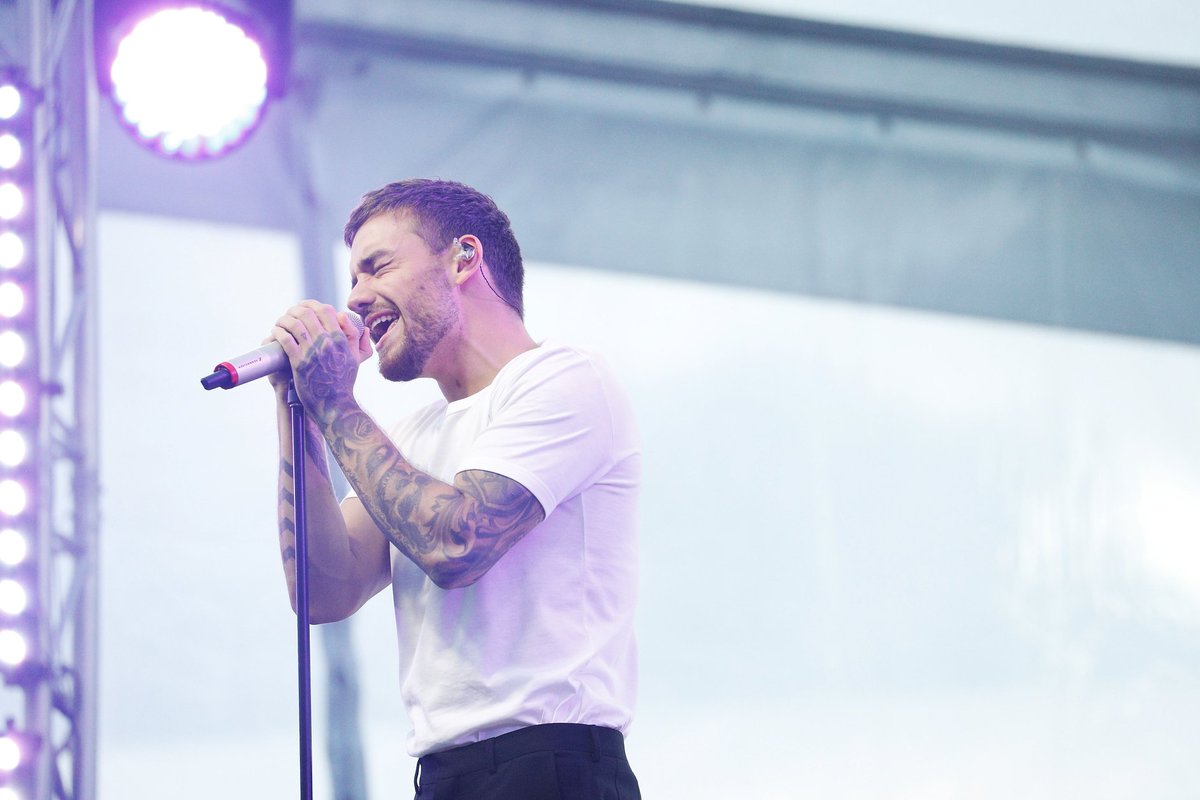 DFProductions's tweet image. Over the weekend, we supplied all Staging, Audio and Visual for Liam Payne at The Royal Randwick Racecourse for the The TAB Everest. Another record breaking day with attendance numbers reaching over 40,000.