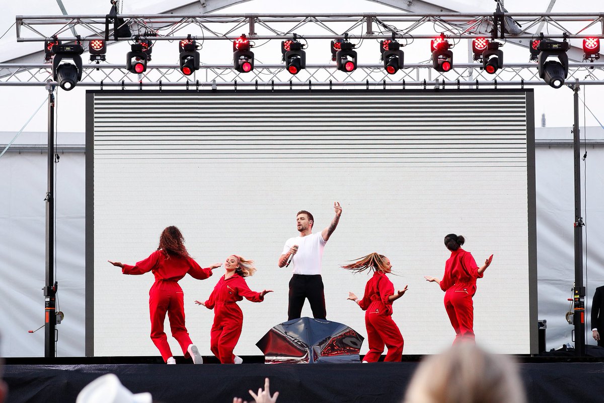 DFProductions's tweet image. Over the weekend, we supplied all Staging, Audio and Visual for Liam Payne at The Royal Randwick Racecourse for the The TAB Everest. Another record breaking day with attendance numbers reaching over 40,000.