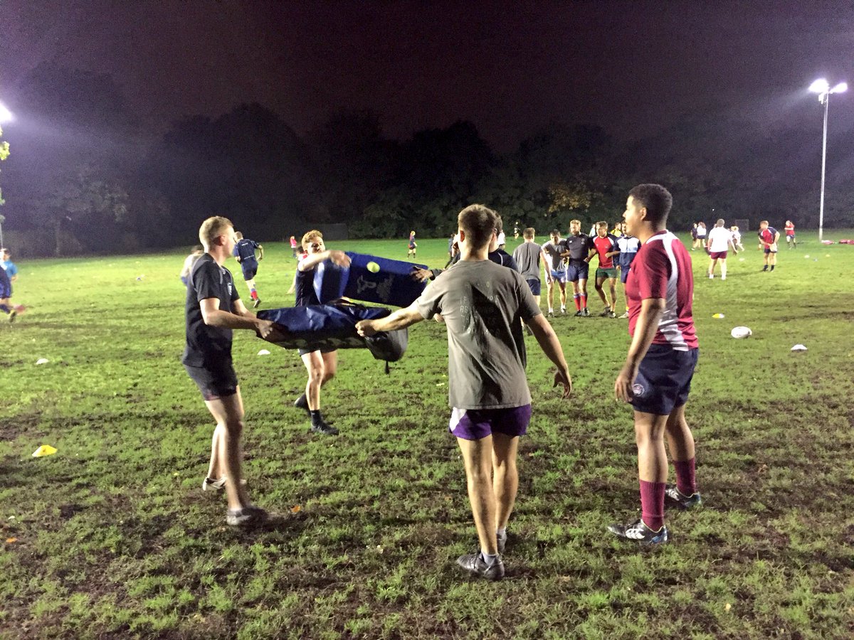 Tonight’s fun warm up @HammersRugby saw Kabudi, kick tennis🏉, tennis with tackle shields for racquets🎾, naughts n’ crosses with cones❌⭕️! Inspired by the likes of @W_Abrahams @twowheelprof @FletcherRugby @russellearnshaw #beatthegame #pushtheboundaries #adaptivegames #skills