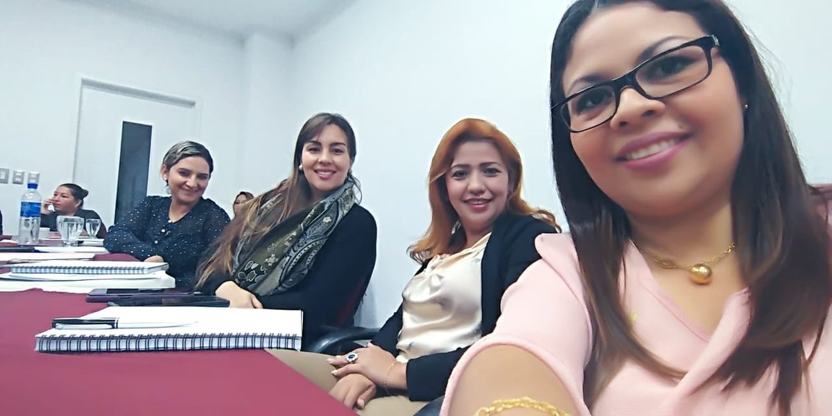 lucyhernan's tweet photo. Una mujer empoderada, empodera a otras mujeres.
Habemos más mujeres involucrándonos en la política en nuestro país. Gracias Dios porque estamos en tiempos donde no es imposible que haya una mujer Presidente. #somosmayoria #girlsruletheworld #Asparlexsal https://t.co/CwHwpEmkmH