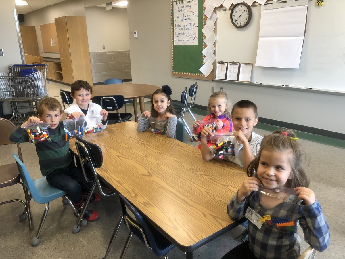 AmandaGrein79's tweet image. 1st grade summer readers building collaboratively with the bricks earned for each book or chapter read during the summer reading challenge #pesd32