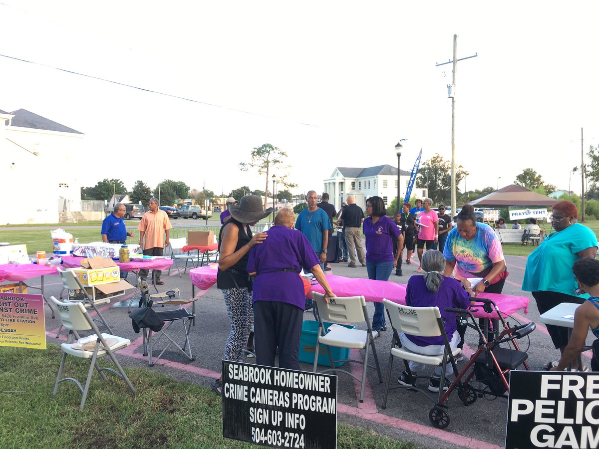 NORDCommission's tweet photo. We are here at our Night Out Against Crime event at the Milne Rec Center locates at 5420 Franklin Avenue. Come out and join the movement! #gibbsconstruction https://t.co/pRZ1NYvtEE