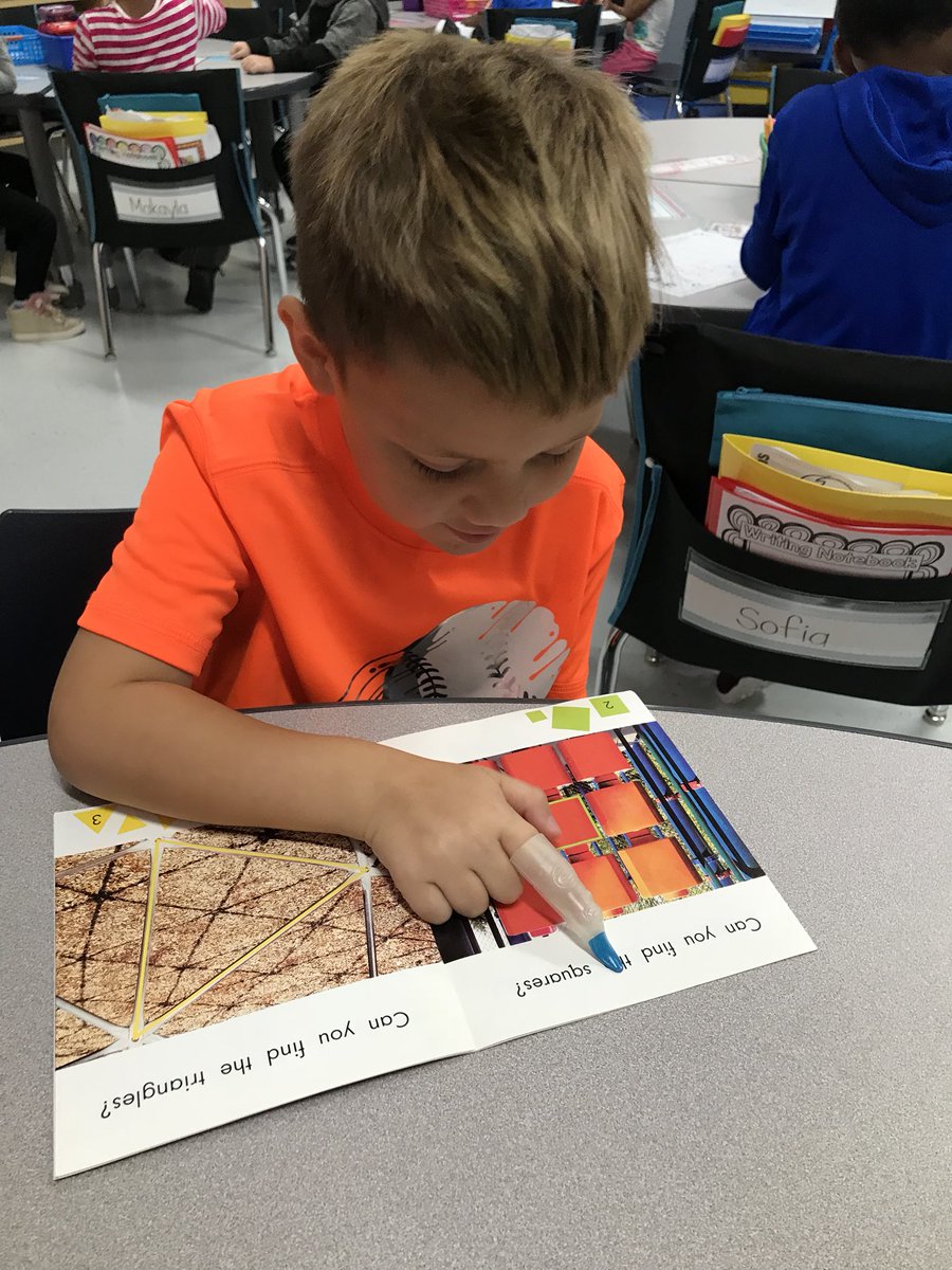 Swanson_Kinder's tweet photo. Using spooky fingers to reinforce 1 to 1 correspondence during Guided Reading! #mesqkinder #ruthes 👻 https://t.co/rUzqIK0wx8