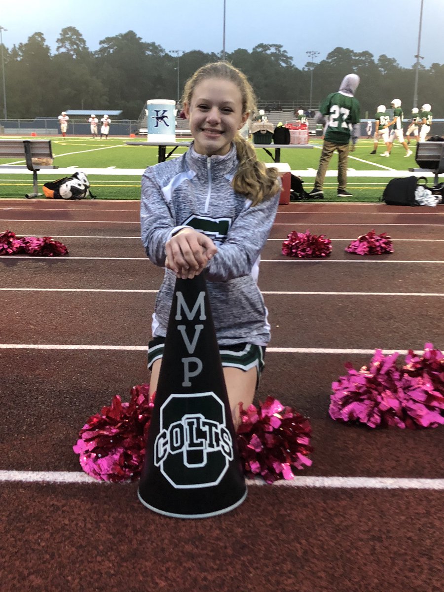 cmscoltscheer's tweet photo. Colt Pride Award goes to Kennedy Garcia for leadership, teamwork and determination. @cmscoltscheer @CMSLadyColt_Ath https://t.co/Pca2rCorSG