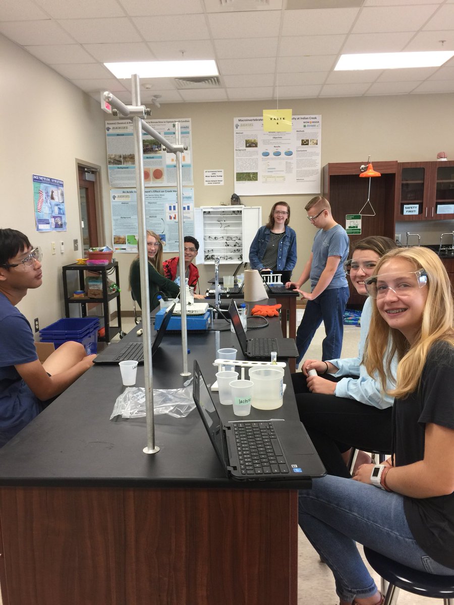 msjustusDWD's tweet photo. Designing experiments to test factors affecting enzyme action @DWDanielHigh #DWDScience #Inquiry #experimentaldesign #LookAtThatData https://t.co/oVpGeWNpKn