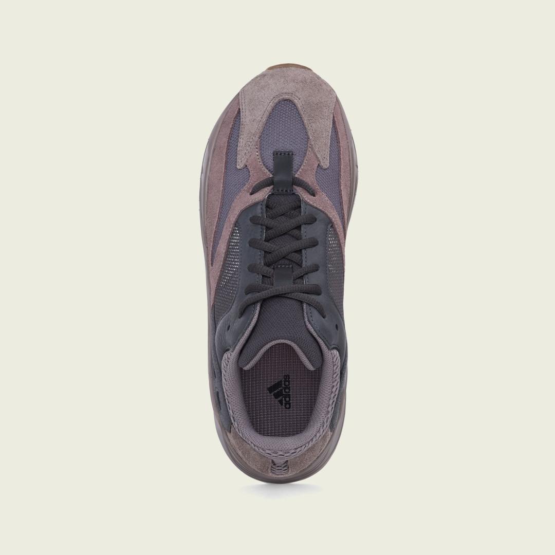 yeezy 700 adidas nuove