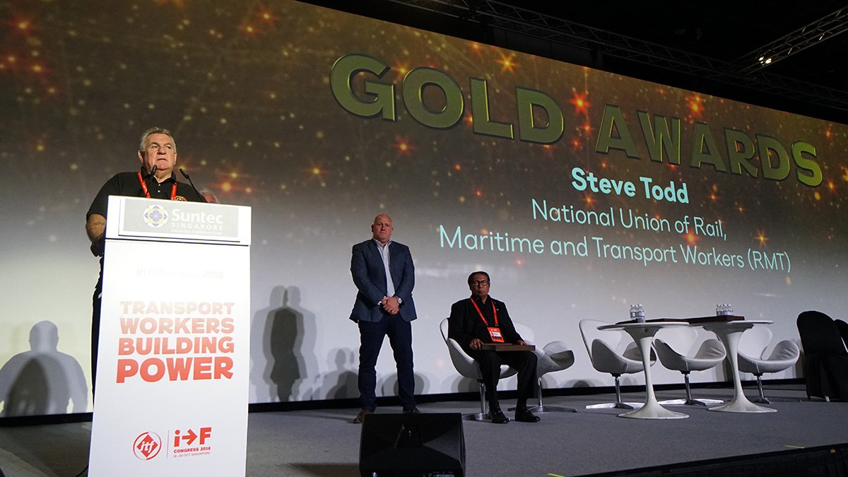 Steve Todd accepting gold award at #ITFCongress2018 for his contribution to advancing the rights of seafarers and dockers globally. #ITFSeafarers #ITFDockers