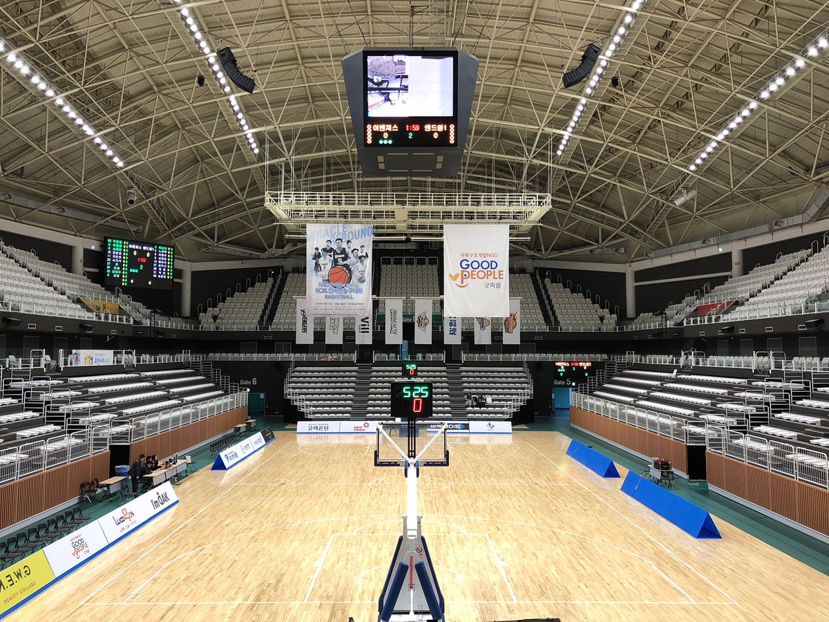 shogenism's tweet photo. カルビタンで腹拵えをして試合会場の西水原七宝体育館へ。かなり立派な体育館にみんなテンション上がっています。#KLBL #KCBL芸能人バスケットボール大会 #KCBL연예인농구대회
#willtokyo #underarmour 
#uabasketball #curry3zero2 
#hovrhavoc #basketball https://t.co/RGGO6kmk1y
