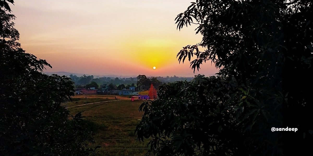 Sandeep03972200's tweet photo. @SimdegaTourism @sunrise in simedga , beautiful.. Gorgeous.
#incredible simdega. https://t.co/PpFGbXmgTm