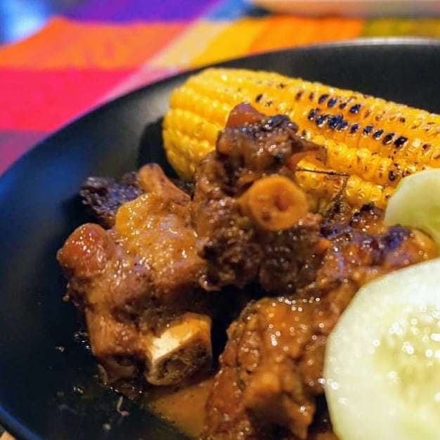 LXaymaca's tweet photo. Oxtail and roast corn. #eatingthecaribbean #eat876 #food876 #foodway #foodintersection #braised #stew #Jamaicanoxtail #JamaicafoodinMexico #Laxaymaca #LaXaymaca #laXaymaca #JamaicaCDMX #seriousnyamins #Jamexicankitchen https://t.co/cPGyPAlbnu https://t.co/Z7IWHqfZ3X