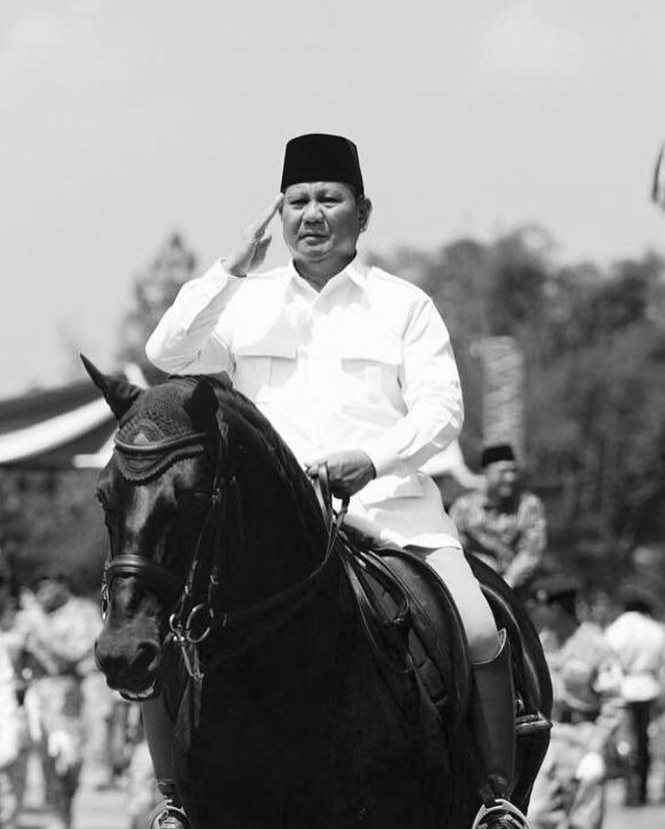 frdnahmd's tweet photo. Selamat ulang tahun Bapak. Semoga moment ini menjadi awal kemenangan. Barokallah fii umrik. #Milad67Prabowo #DoaUntukPrabowo https://t.co/52HncgAJtj