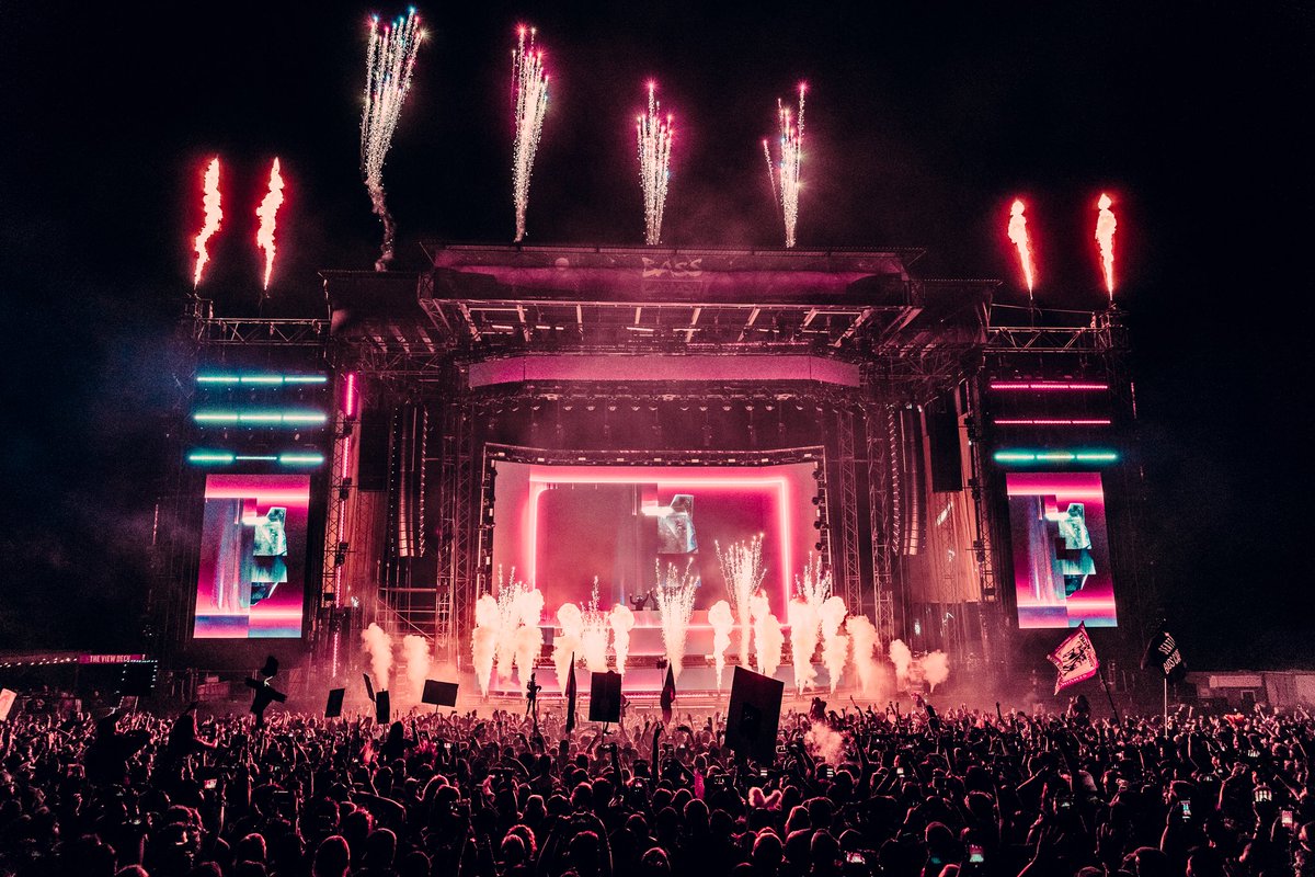 OfficialBTSM's tweet photo. Bass Canyon was honestly one of the craziest shows we’ve ever played. When we stood up and saw the entire Gorge filled up with bassheads ready to snap their necks... fucking priceless 👌🏼🔥 https://t.co/XuPENXbYrL