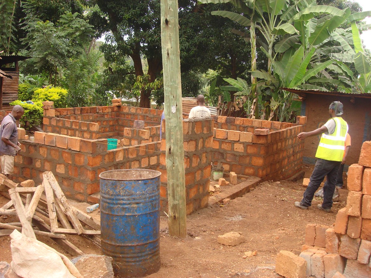 TAWREF_official's tweet photo. Our home building project continues to provide decent homes to orphans in Kilimanjaro Region. Picture below shows our volunteers on site participating in constructing a home in Uru, Moshi Rural. Together we can give orphans a family life and protect them. https://t.co/efnf9WacBO