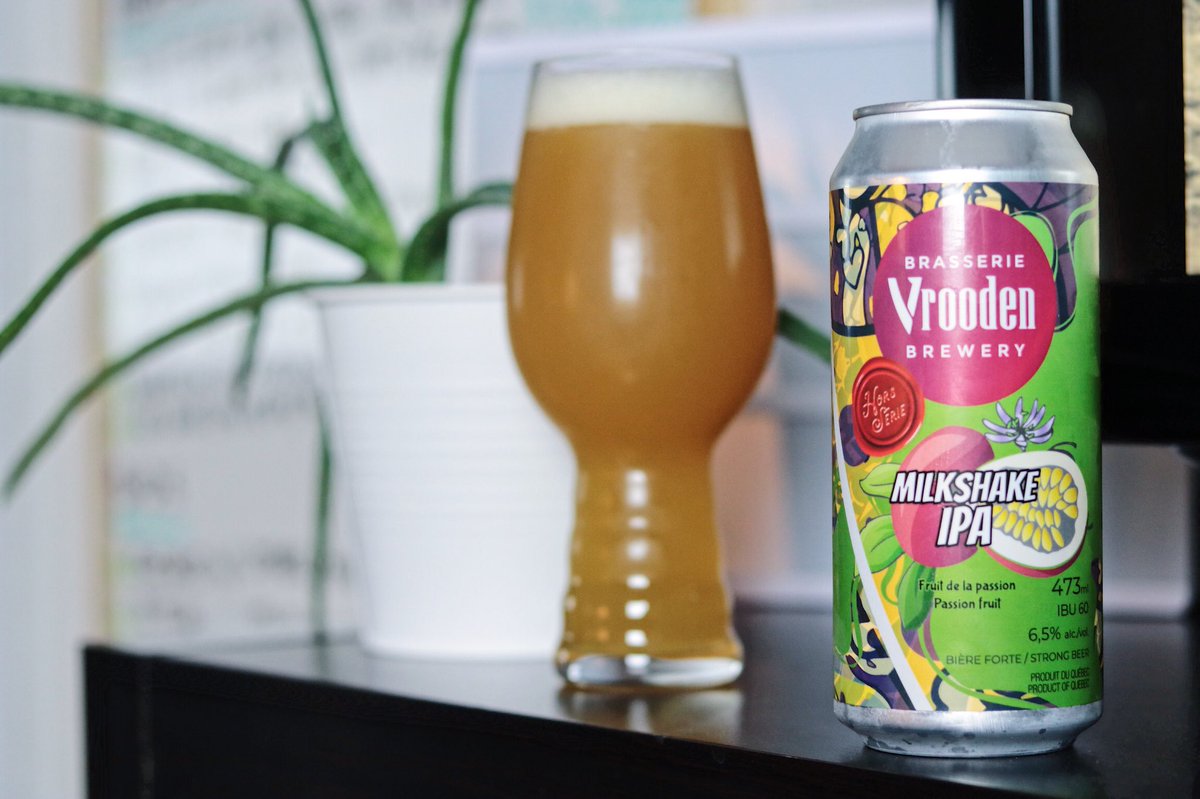 BAOSPodcast's tweet photo. It’s #TeamLactose around here all day, and this creamy, fruity passionfruit version from @mbvrooden nails it 🍻 What’s your fave adjunct to pair with lactose?

📷: @CeeFor https://t.co/EcTDVSptQV