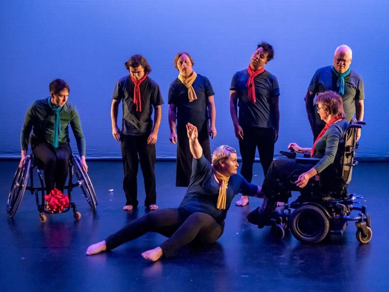 Mobilize this October with CRIPSiE #yeg #yegdance afterthehouselights.com/2018/10/16/mob…
