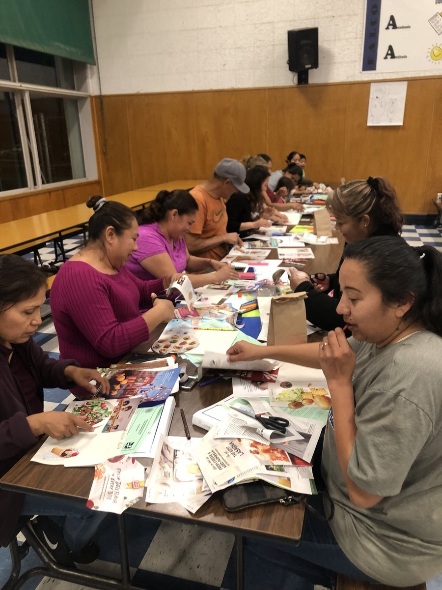 Our #PIQE class in #Farmersville was with filled with many laughs...oh and hands on activities that teach parents #literacy strategies to use with their children 😁 📚#empoweringparents #parentengagement @PIQE_USA
