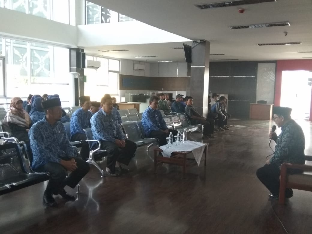 cppd_majalengka's tweet photo. Pencerahan tausiah reboan di samsat oleh ustad jajang... yang dihadiri oleh staf  dan wajib pajak

jazakallahu... https://t.co/PCM44uCfwh