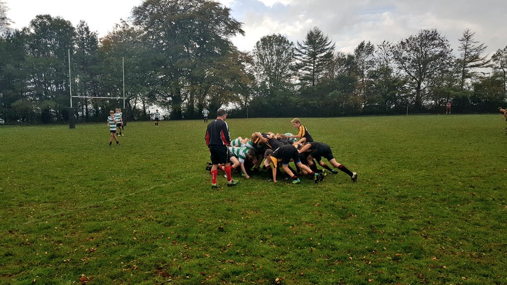 KWS_MiddleHouse's tweet photo. House matches this week! 📷: our Year 9s in action! Really pleased to see every Middle House Man getting involved in the games! #InspireThroughExample https://t.co/eZ6eU1722z