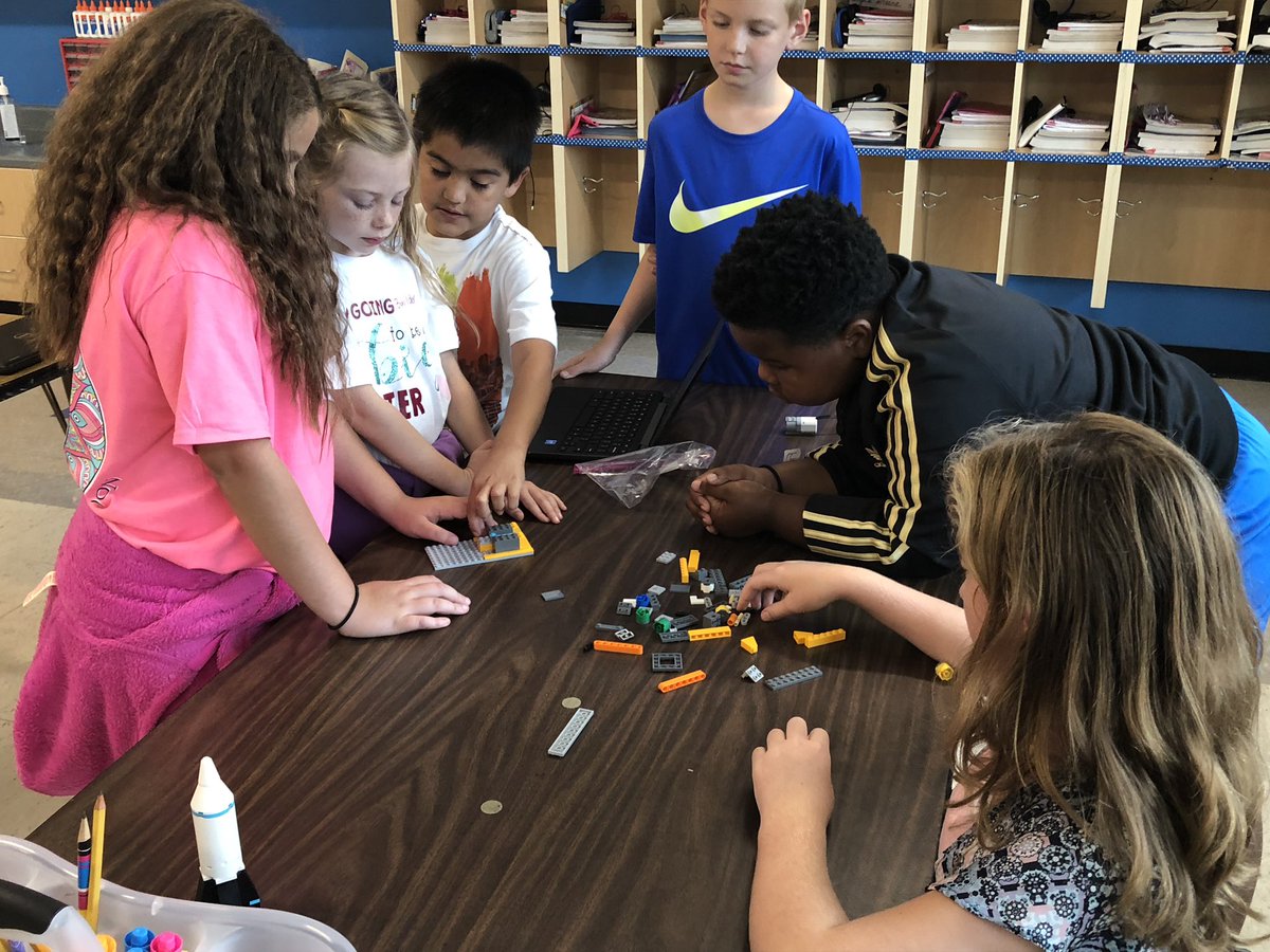 AngieQuin7's tweet photo. Junior First LEGO league is well underway! Week 2 was a struggle-full success where these amazing students worked together as a team to solve problems and overcome difficulties #wearegreenbrier https://t.co/zifYgZV0yf