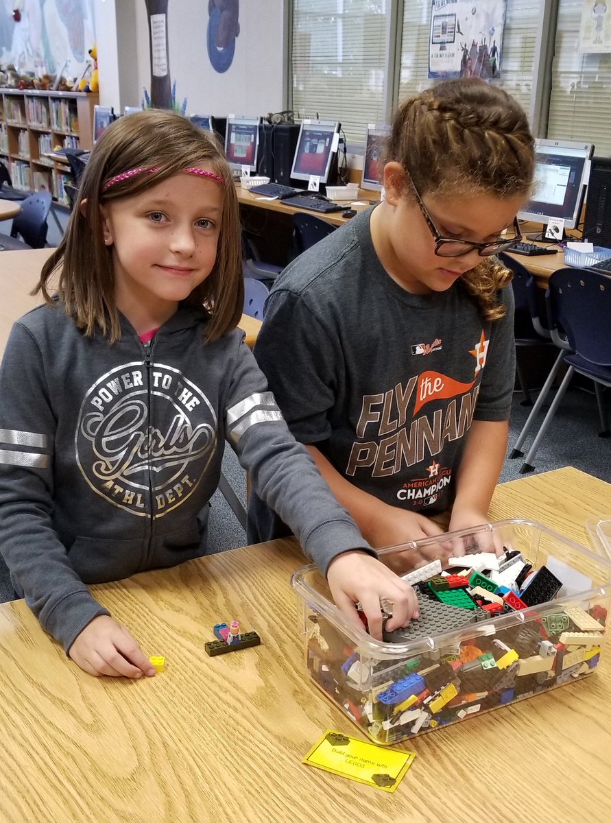 KidsRead2's tweet photo. Second graders @BauerschlagBest enjoy exploring makerspaces including our 3 new @BeeBot, thank you @ccisd_ef and @bmagdos! #CCISDlibs @CCISDLibrary #ccisdmaker https://t.co/Z7eb38er9B