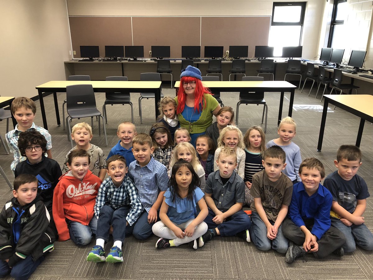 ImperialSchool1's tweet photo. Thank you, Mrs. Crawford, for being our Celebrity Reader for Education Week! #literacyeveryday https://t.co/xkAUEpXHku