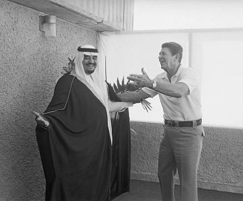 FreedomFriesInc's tweet photo. For all the #TrueCons aghast at Trump's close and constructive friendship with Saudi Arabia, here's Reagan in 1981, 1985, and 1987, respectively. #Ahoy🚢
😆🇺🇸🇮🇱🇸🇦 https://t.co/kfP4YLdFwt