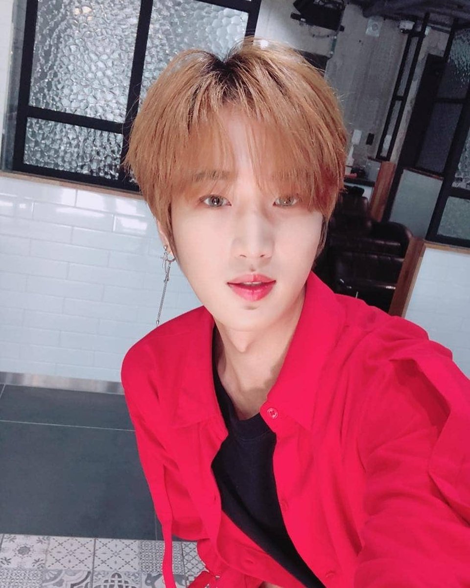 ATiny_WayZenNi_'s tweet photo. HAPPY BIRTHDAY DAY🎂 October 17, 1994 #Day #WangMinhyuk #baikal #Hochan #Daewoong #Dokka #KBean #Noah #Yeonwoo #kpop #idol #singer #happyDayday https://t.co/yta4dQKswb