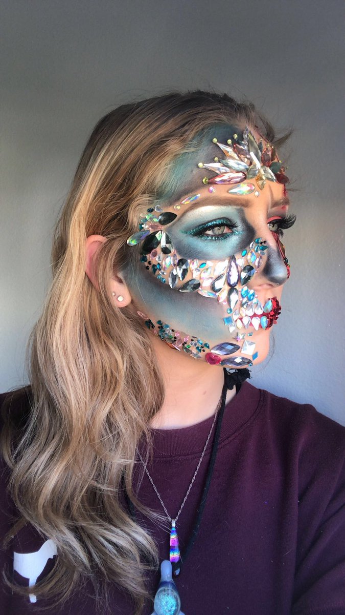 _Stephanie_Sims's tweet photo. insta saw it first but this is my halloween inspired look i created today!! 🕷👻🕸🎃 https://t.co/NGzEef6Xe7