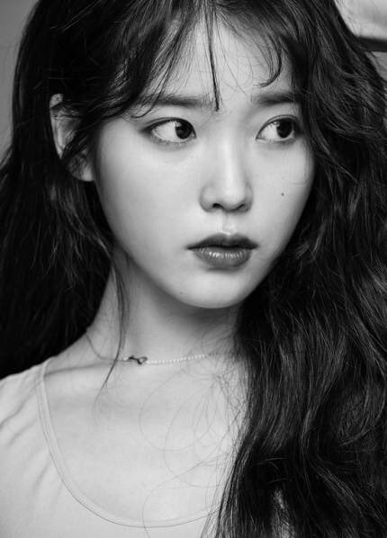 아이유(IU) tweet media