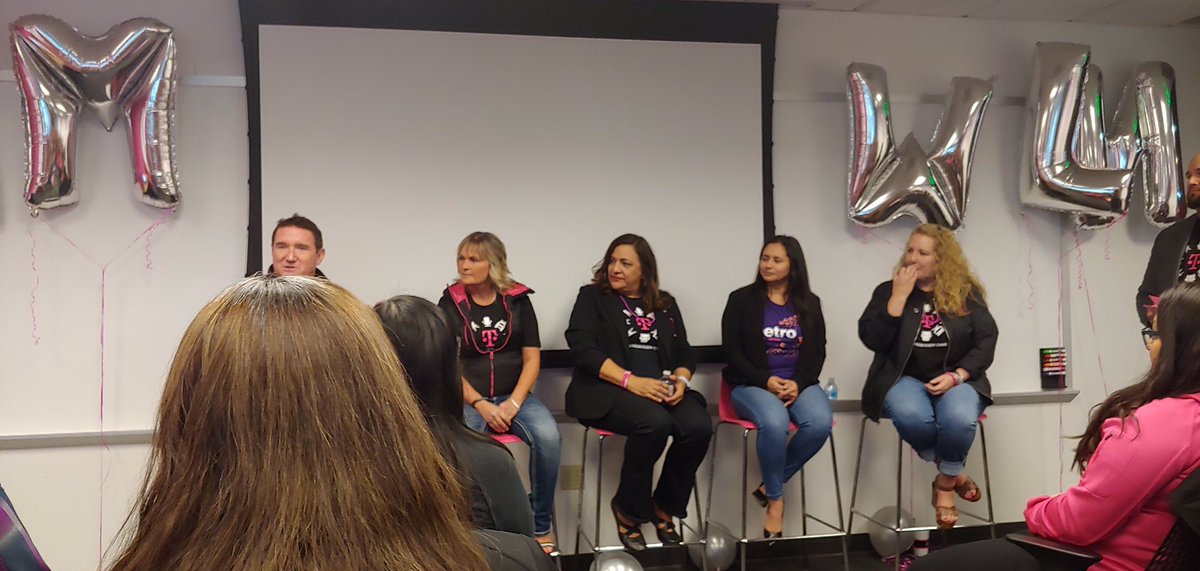 lovessuccess's tweet photo. What an amazing opportunity to be in a room full of powerful, impactful and courageous women @WLNtmobile. Thankful to have been invited and have had #LivePurple representation 💜💓💜💓💜 #WLN #DiversityAndInclusion #BeYou https://t.co/QeymxhX34i