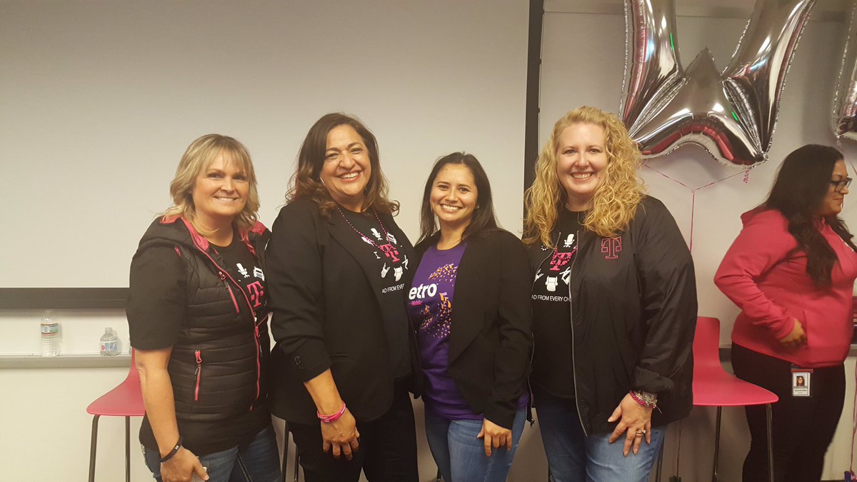lovessuccess's tweet photo. What an amazing opportunity to be in a room full of powerful, impactful and courageous women @WLNtmobile. Thankful to have been invited and have had #LivePurple representation 💜💓💜💓💜 #WLN #DiversityAndInclusion #BeYou https://t.co/QeymxhX34i