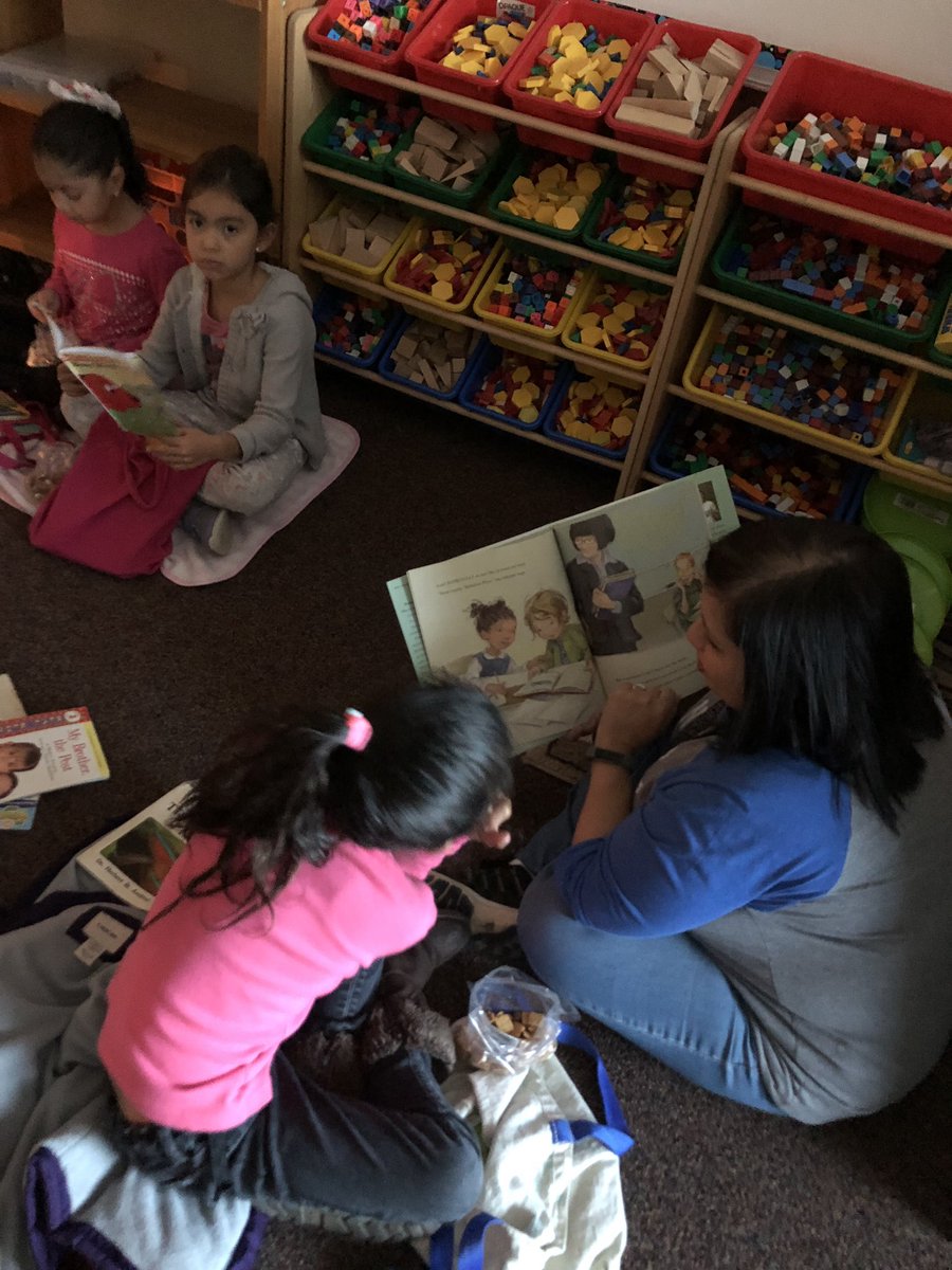 AwarreAnn's tweet image. Campfire reading... Great way to start the day!  #smorefun #flash_light_reading @CE_Cougars  @olatheschools